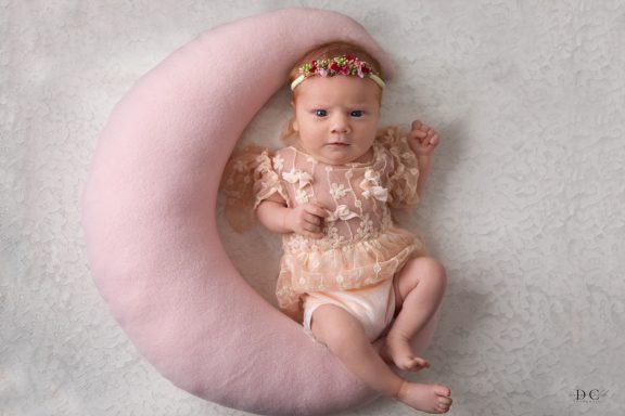 Neugeborenes Baby Professionell